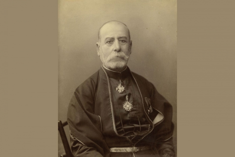 გაუთლელი ხის მთლელი