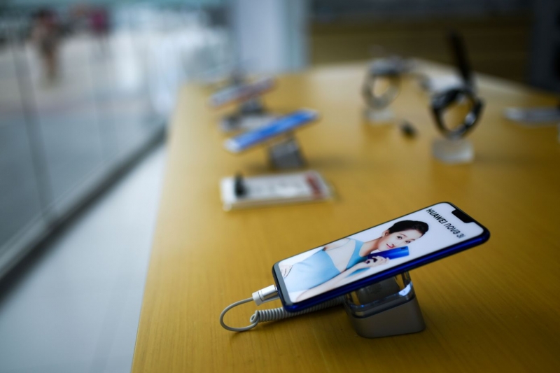 Smartphone shipments dropped 13% globally, and COVID-19 is to blame