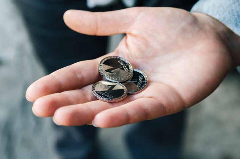 ახალი რეკორდი: 1 დოლარი 2.7876 ლარი ღირს