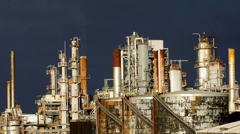 China’s Building Mega Refineries Just as Fuel Demand Stalls – Bloomberg