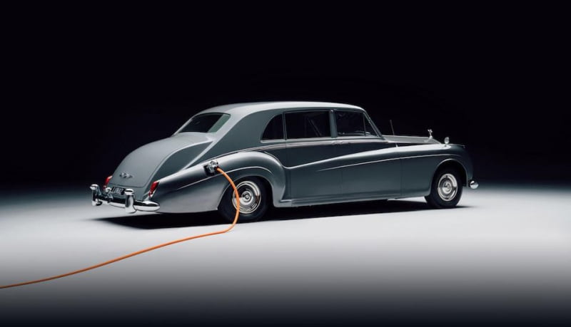 კლასიკურისა და თანამედროვეს ქორწილი