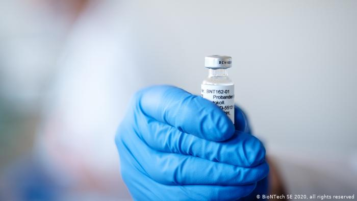 BioNTech and Pfizer says their vaccine is 90% effective – DW