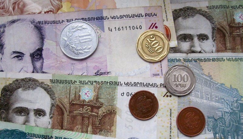 სომხური დრამი უფასურდება