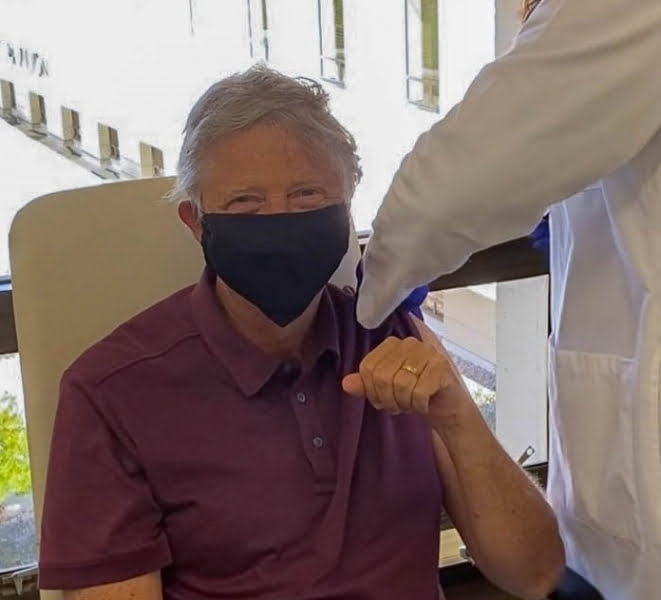 Bill Gates receives Covid vaccine
