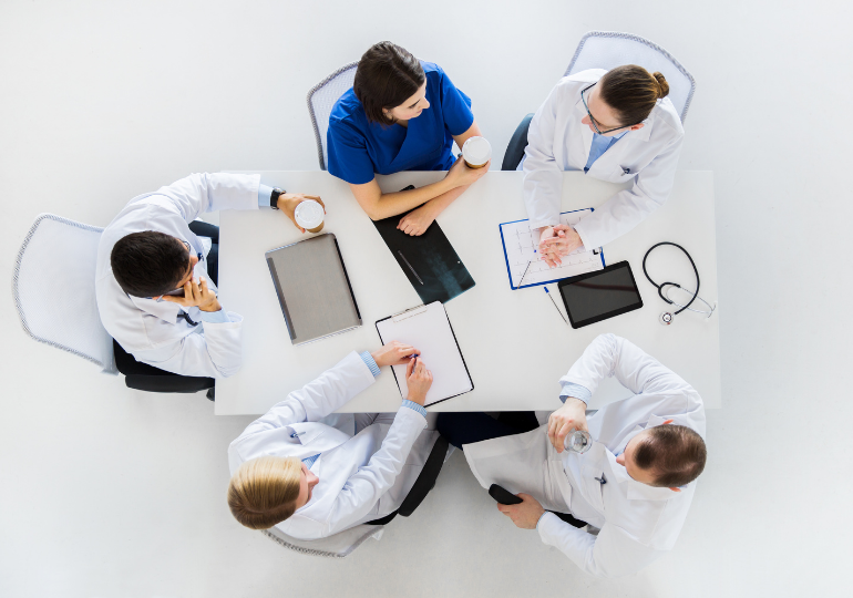 ჯანდაცვის სექტორის გრძელვადიანი გეგმა არ გვაქვს – სფეროს წარმომადგენლები გამოწვევებზე საუბრობენ