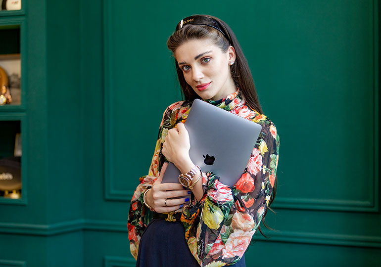 New MacBook Pro – The Story of Janet Kerdikoshvili and Giorgi Kublashvili