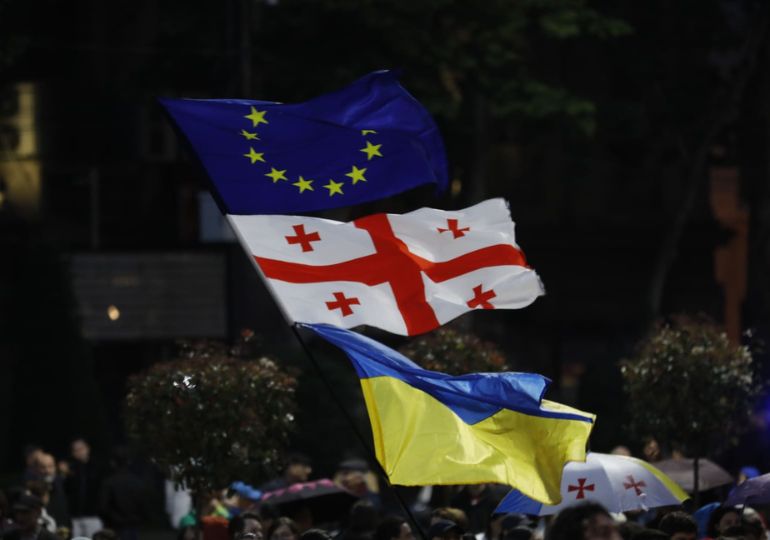 CNBC: საქართველოს ეკონომიკამ რუსეთის იზოლაციით ისარგებლა – თუმცა ახლა დასავლეთის შესაძლო სანქციების რისკის ქვეშაა