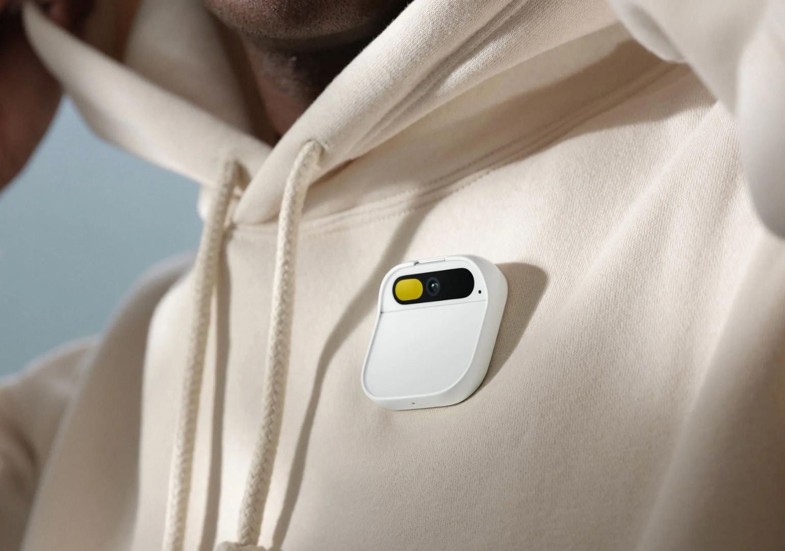 AI Pin – ახალი მოწყობილობა, რომელმაც შესაძლოა, სმარტფონები ჩაანაცვლოს