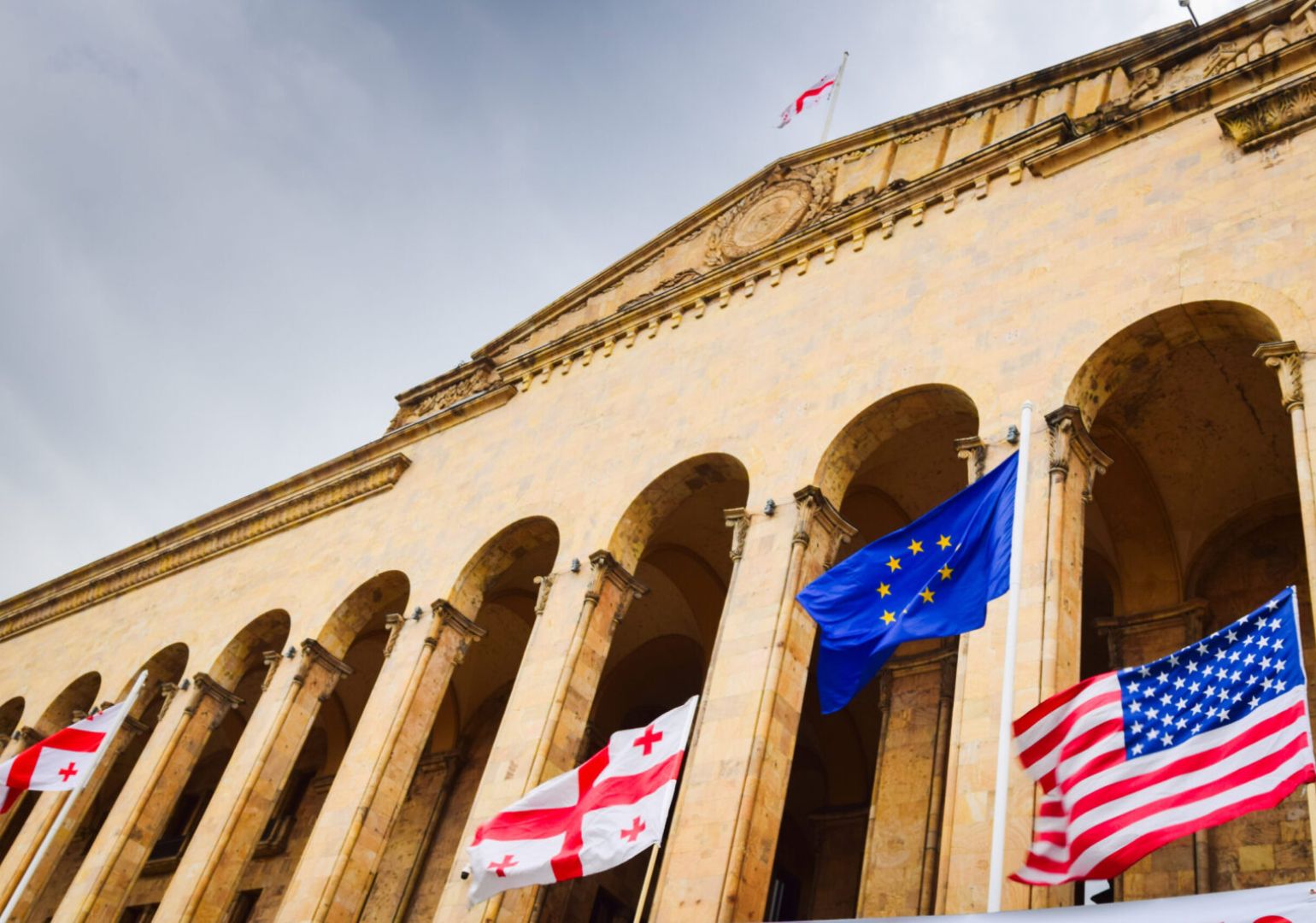 მოსახლეობის 37% ფიქრობს, რომ ქვეყანას მხოლოდ პროდასავლური კურსი უნდა ჰქონდეს – NDI