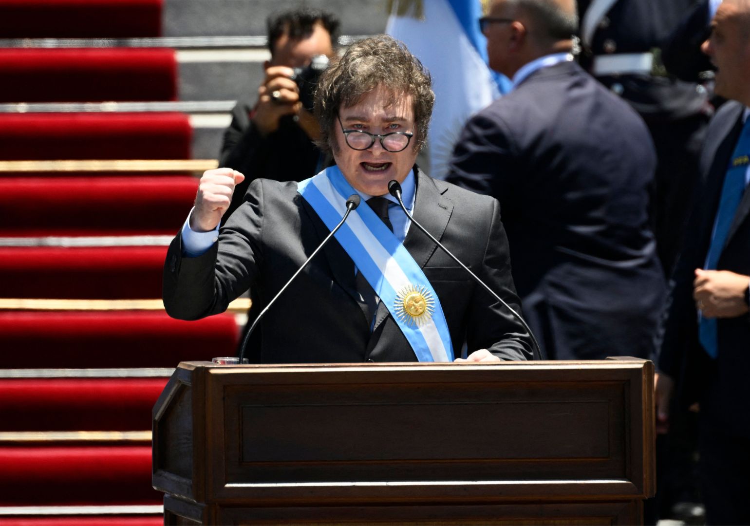 ხავიერ მილეი 9 სამინისტროს აუქმებს – არგენტინა “შოკური თერაპიისთვის” ემზადება