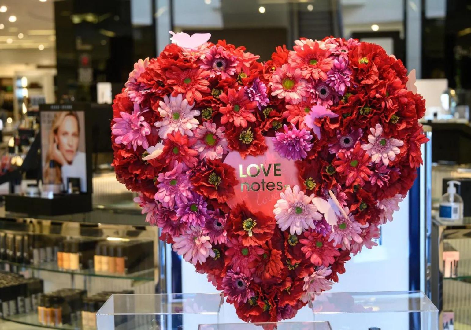 ამერიკელები „ვალენტინობის“ საჩუქრებზე $26 მილიარდს დახარჯავენ – კვლევა