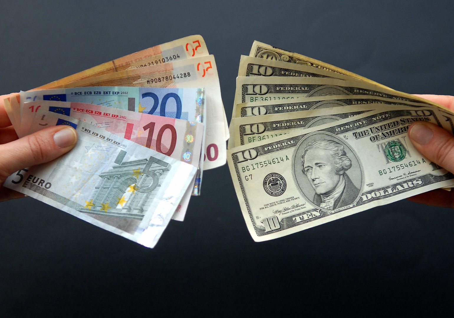 თებერვალში ფულადი გზავნილები 26.9%-ით შემცირდა – საიდან გადმორიცხეს ყველაზე მეტი?