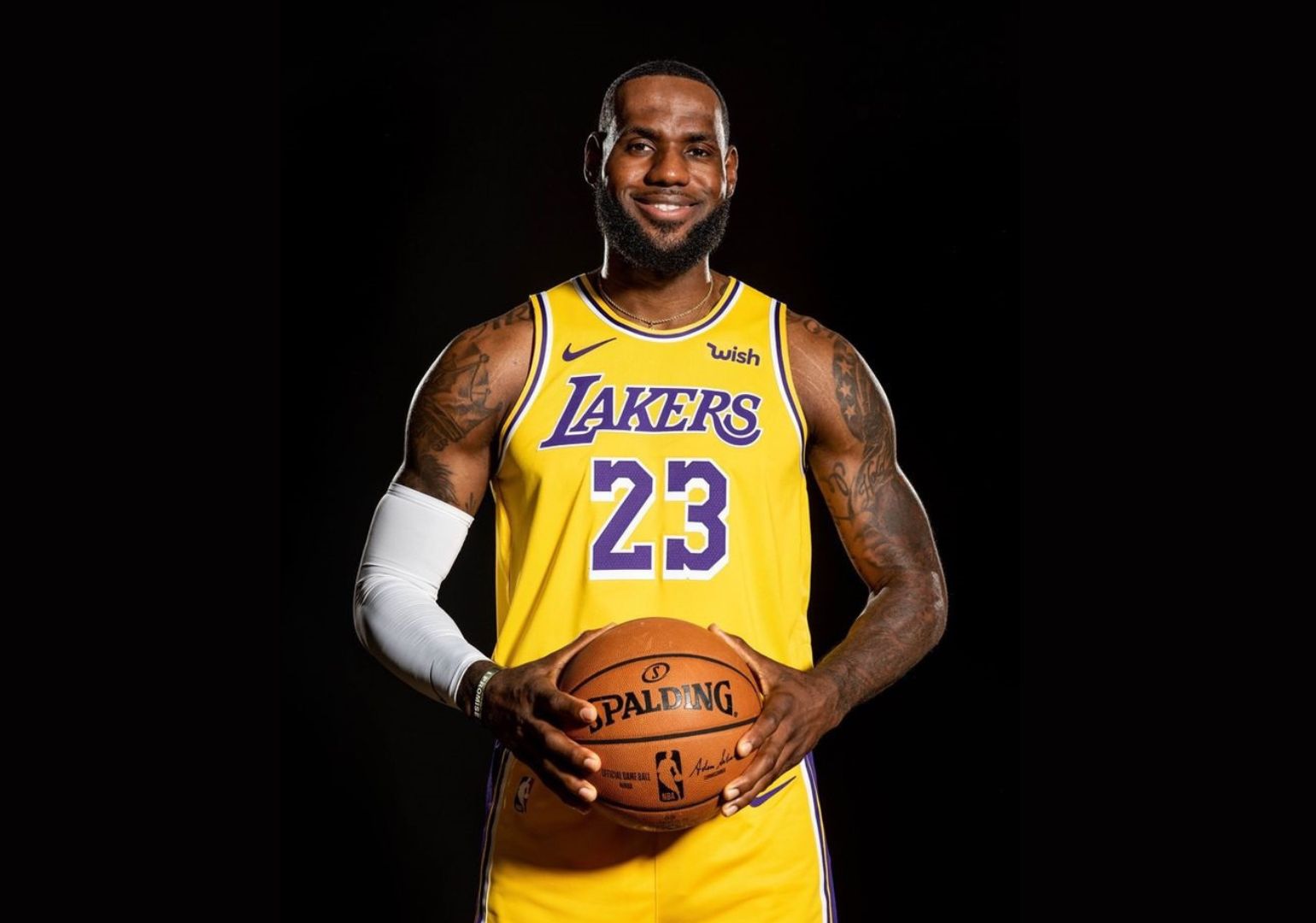 ლებრონ ჯეიმსმა მილიარდერის სტატუსი რეკორდული მოცულობის კონტრაქტით გაიმყარა