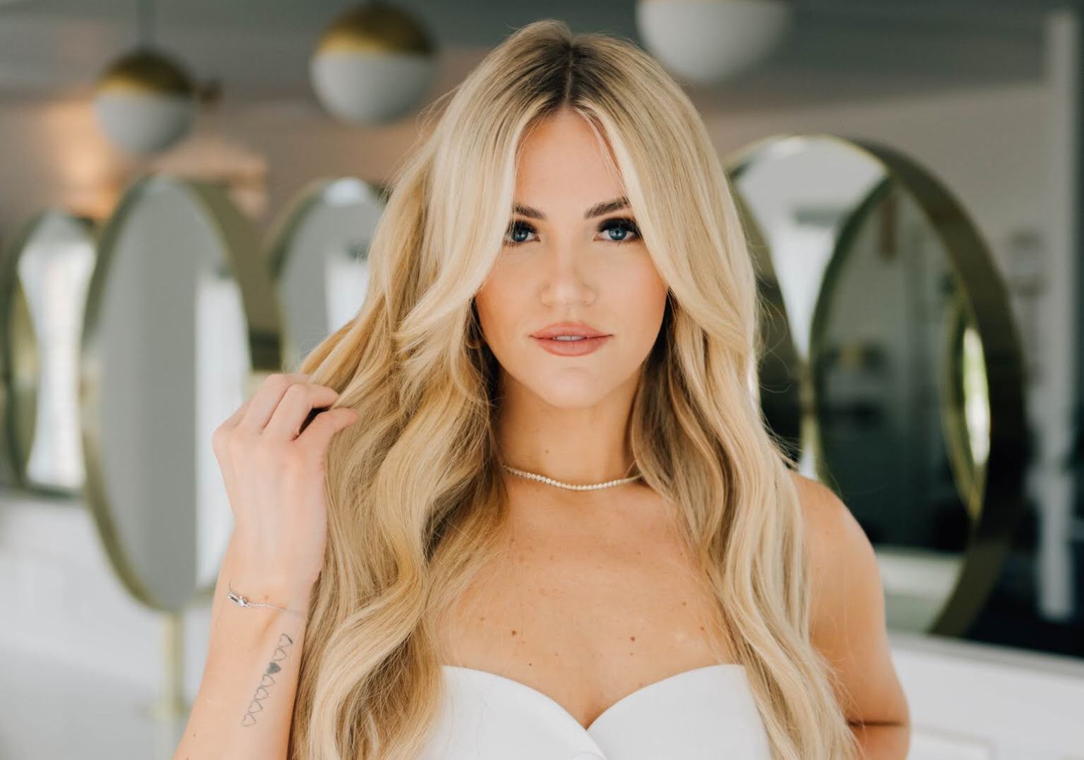 From Stylist’s Chair to CEO: Allie Scott’s Inspiring Entrepreneurial Journey