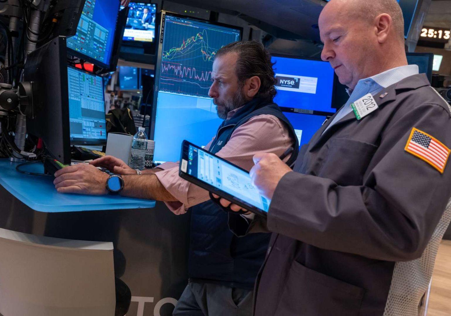 5 ფაქტორი, რომლებიც 2025 წლის ფინანსურ ბაზრებზე გავლენას მოახდენს – ანალიტიკოსების მოლოდინი