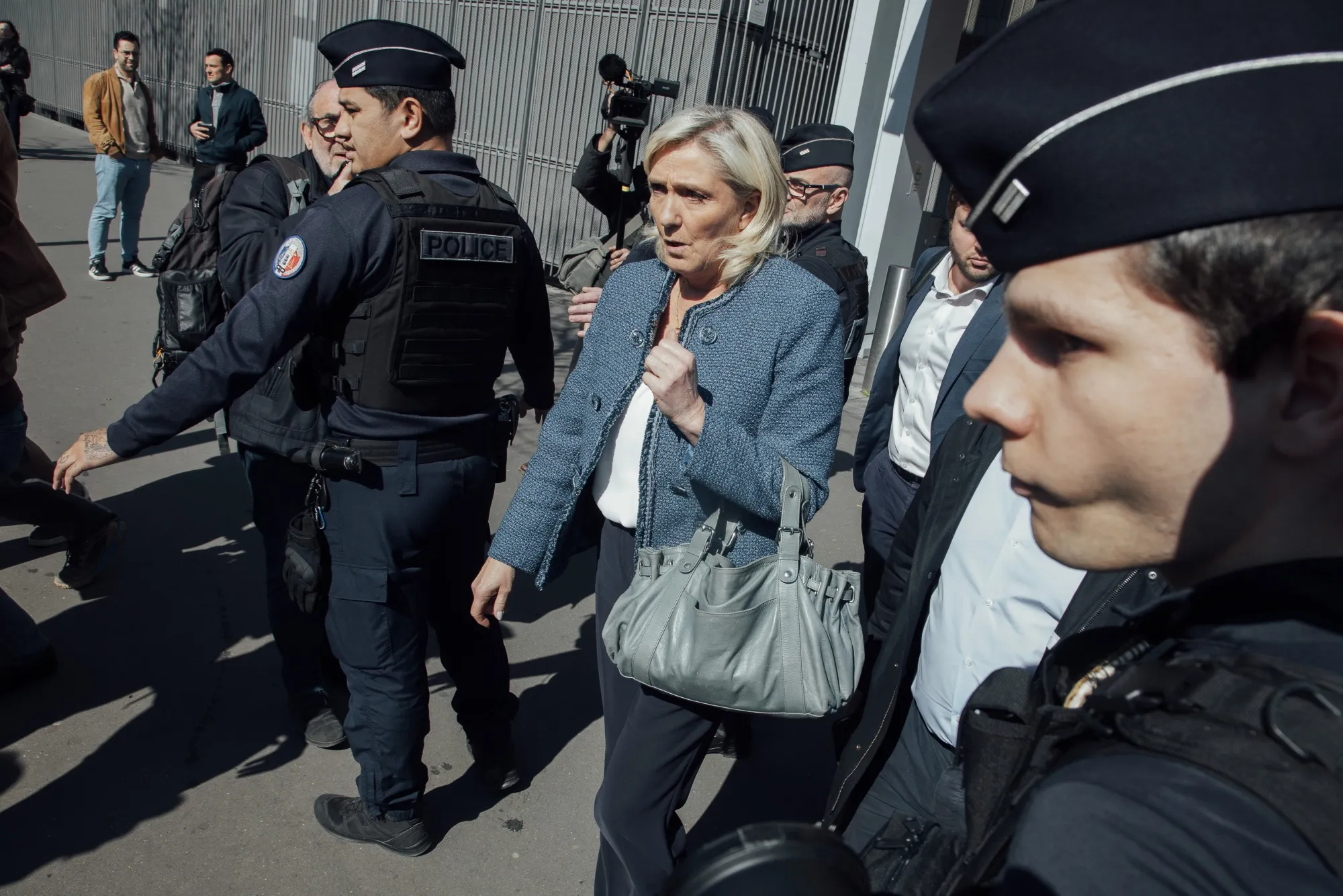 მარინ ლე პენი ევროკავშირის დაფინანსების არამიზნობრივ გაფლანგვაში დამნაშავედ ცნეს