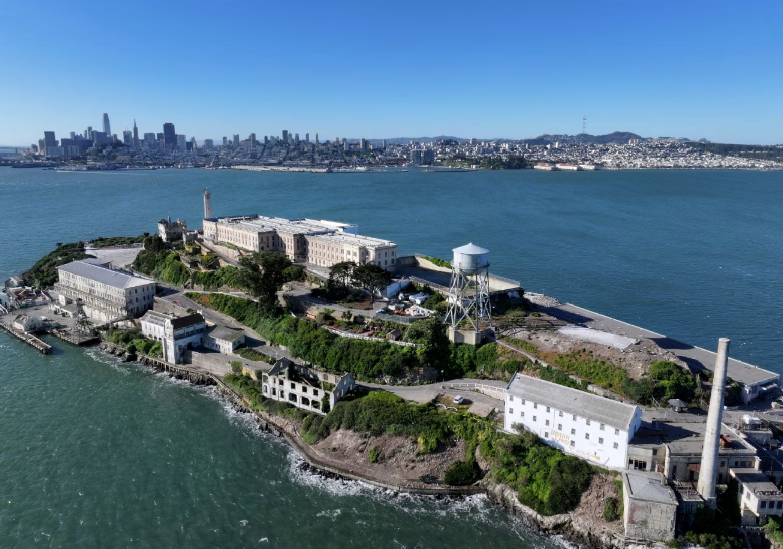 ტრამპმა ალკატრასის ციხის თავიდან გახსნის ბრძანება გასცა