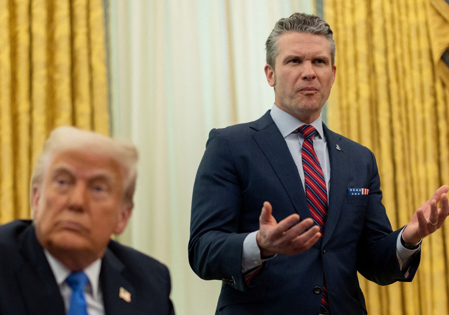 პიტ ჰეგსეთი პენტაგონის საკითხებს Signal-ის სულ მცირე 12 ჩატში განიხილავდა – WSJ