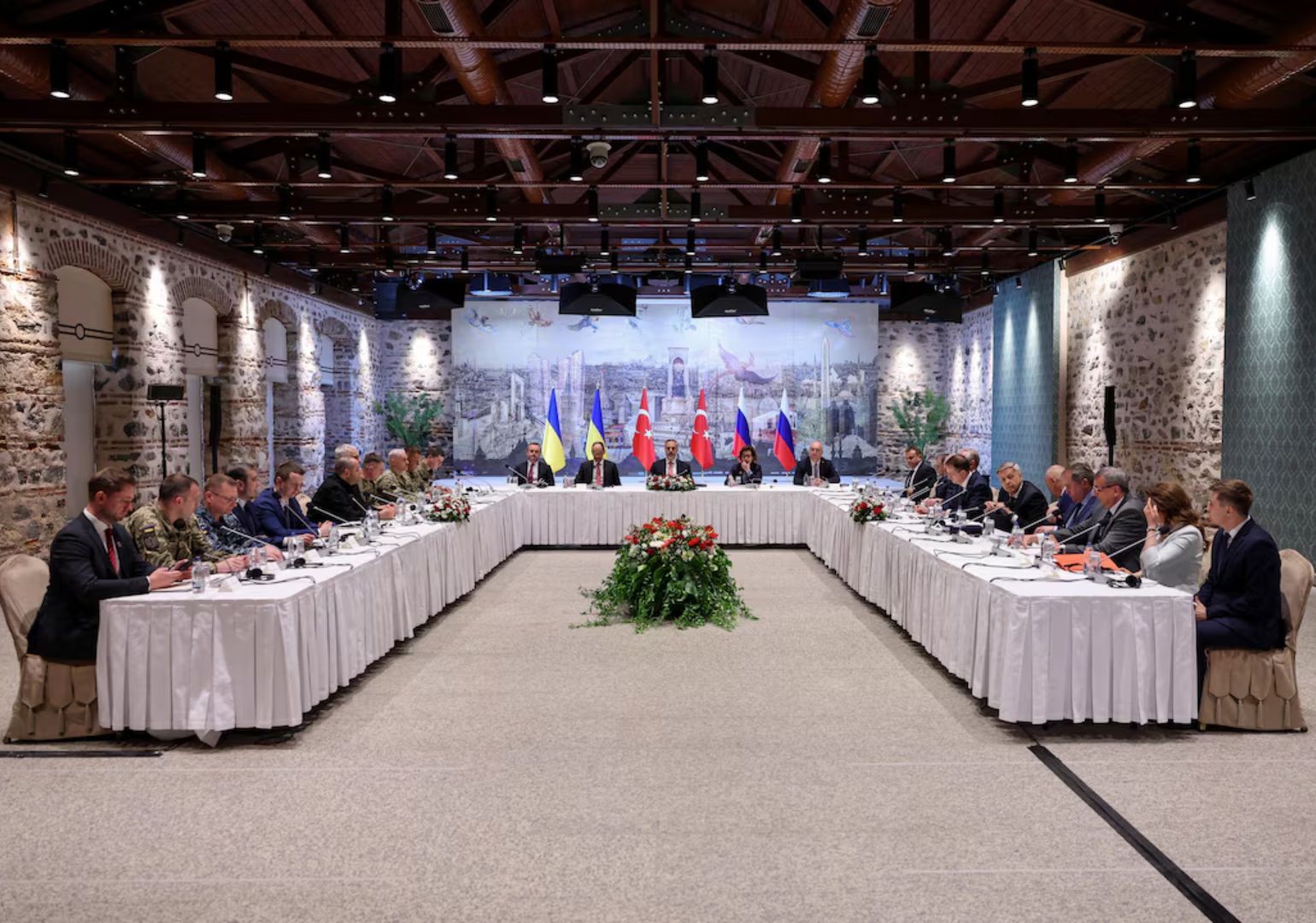 სტამბოლში რუსეთ-უკრაინის მოლაპარაკებები ორ საათზე ნაკლებ დროში დასრულდა