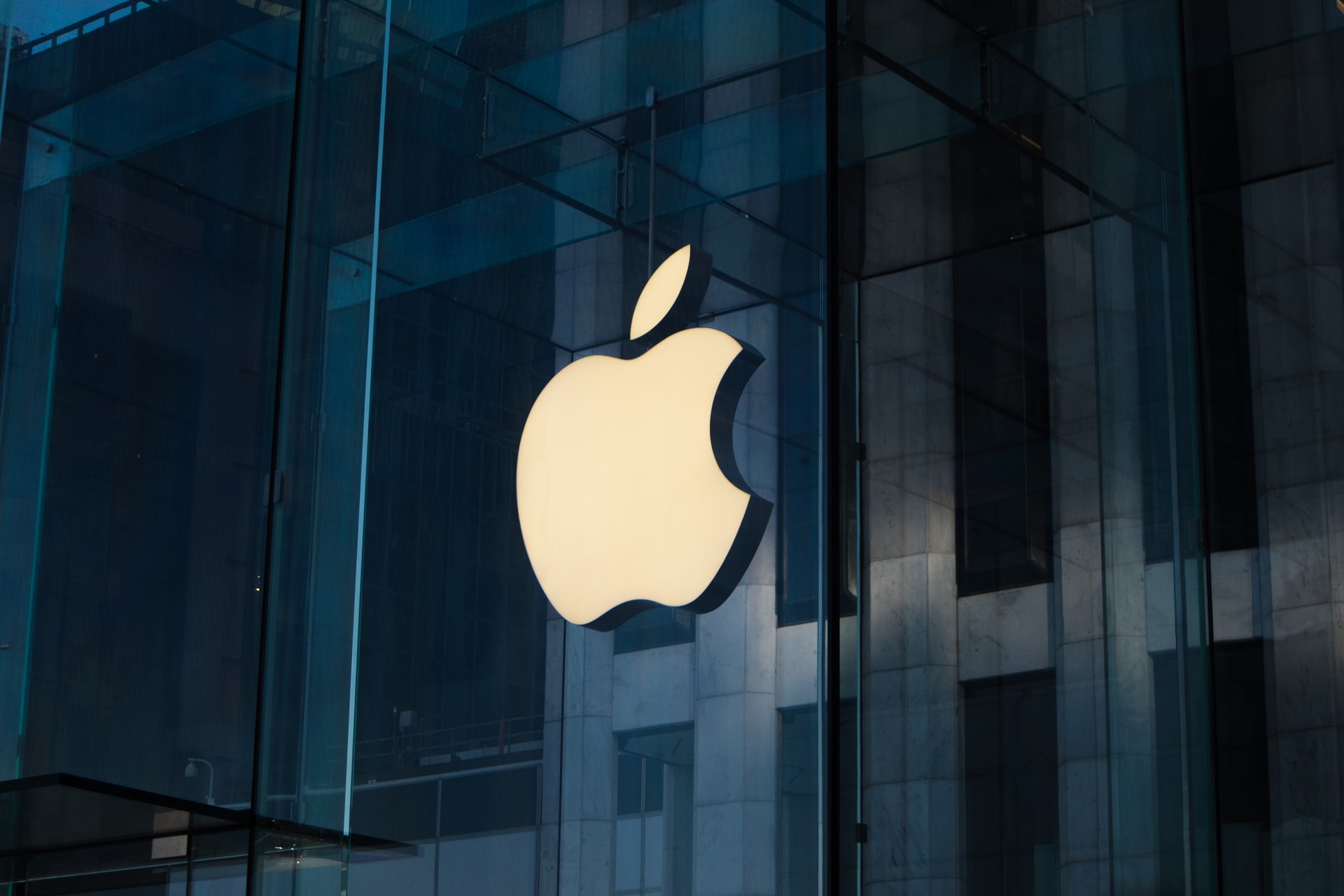 Apple-ის აქციების ფასი დაეცა – II კვარტალში კომპანია ტარიფების გამო $900-მილიონიან ზარალს ელის