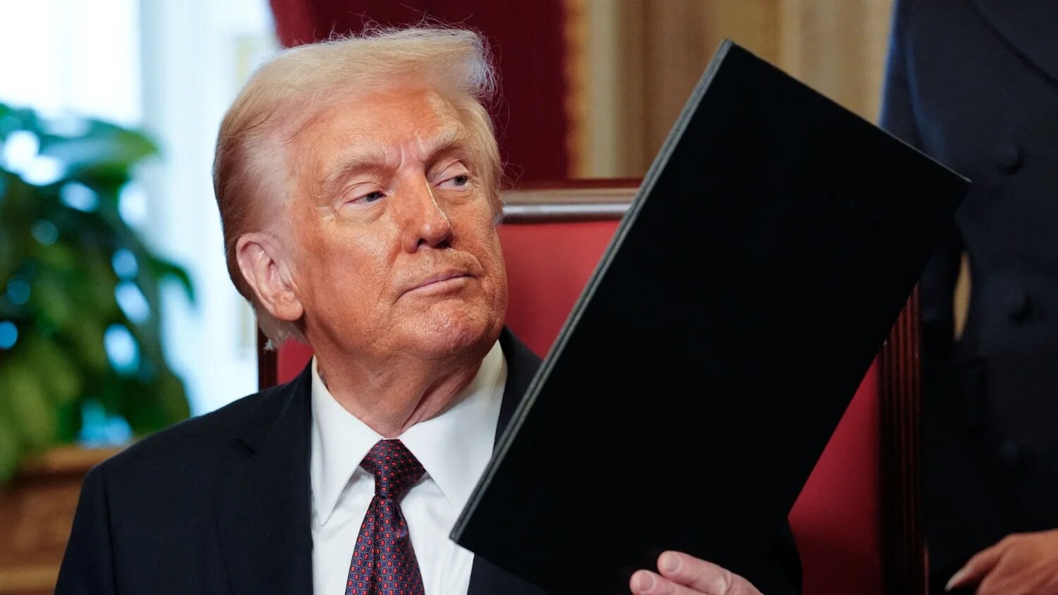 ტრამპის თქმით, ხელს მოაწერს ბრძანებას, რომელიც წამლების ფასებს 30%-80%-ით შეამცირებს