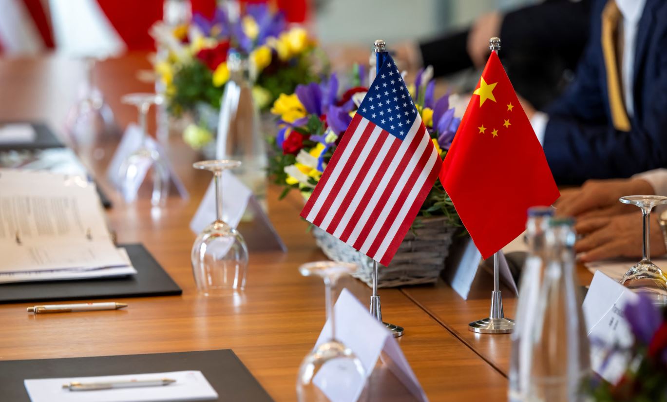 რა ვიცით აშშ-სა და ჩინეთს შორის სტოკჰოლმში მიმდინარე სავაჭრო მოლაპარაკებების შესახებ?