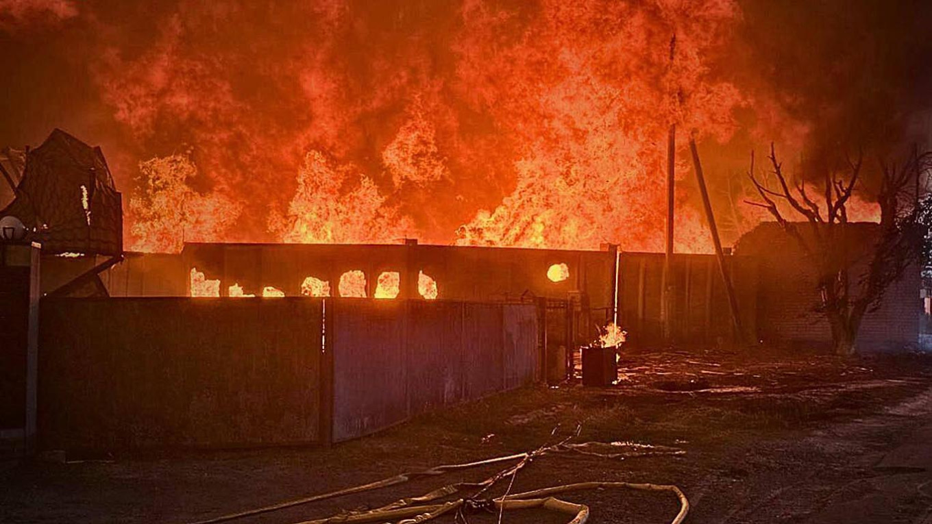 რუსეთმა ღამით უკრაინის ქალაქებზე შეტევისას რეკორდული რაოდენობის დრონი გამოიყენა