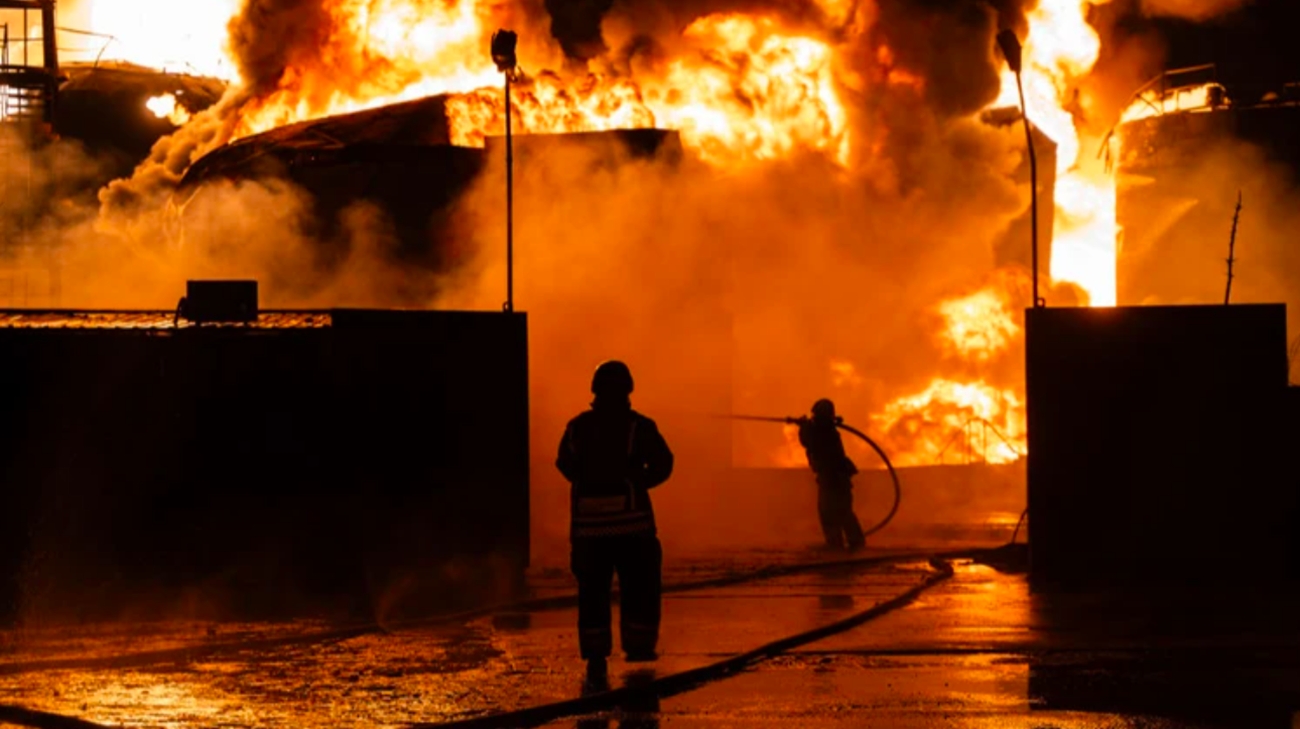 რუსეთმა უკრაინაში SOCAR-ის ნავთობბაზა და გაზგამანაწილებელი სადგური დაბომბა