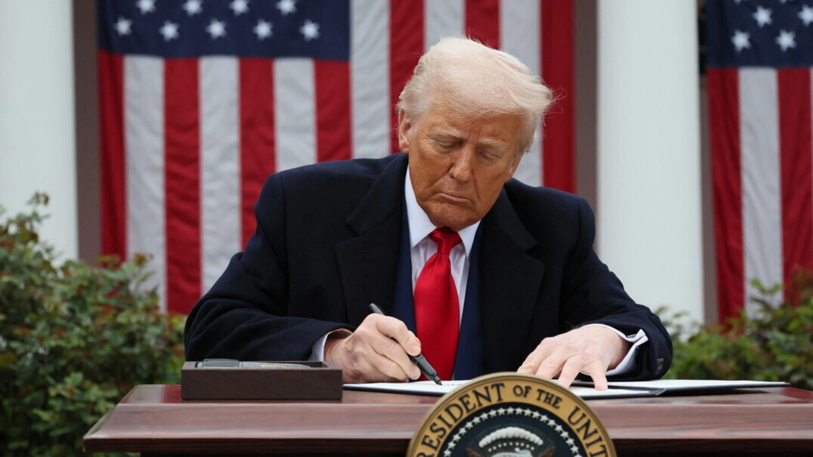 ტრამპი მზადაა, ჩინეთსა და ინდოეთს 100%-იანი ტარიფები დაუწესოს, თუ ამას EU-ც გააკეთებს