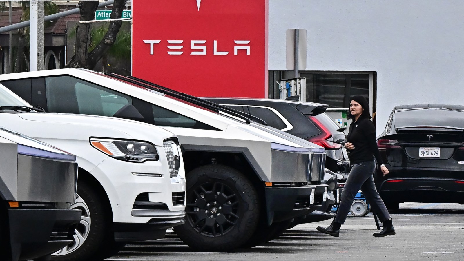 აშშ-ის ბაზარზე Tesla-ს წილი 2017 წლის შემდეგ ყველაზე დაბალ ნიშნულზეა